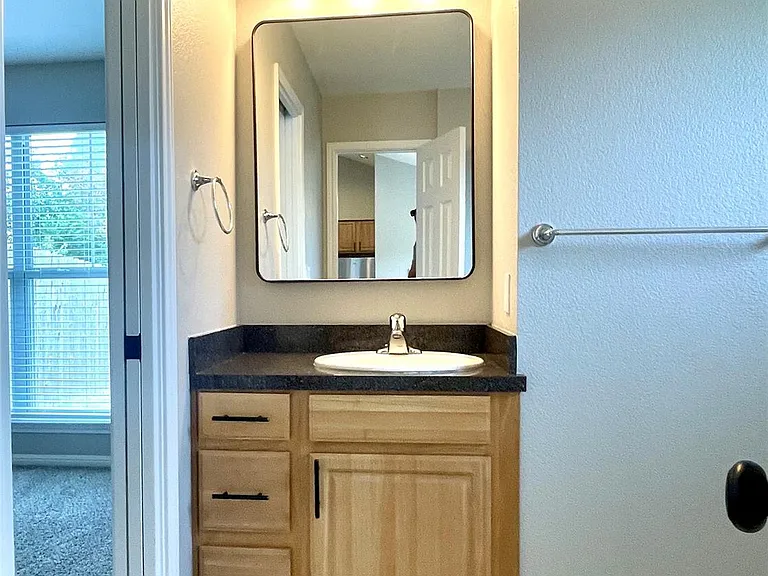 1207 W North Loop Blvd #A — Photo 22