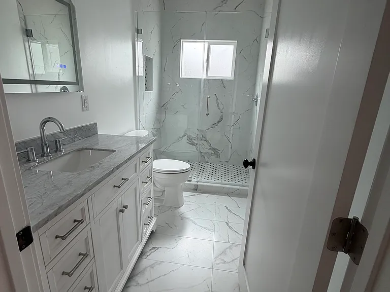 151 E 47th St #1/2 — Photo 9