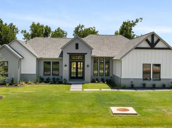 2180 Middlewood Cir, Granbury, TX 76049