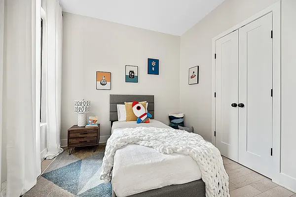 Rented by Tahari Realty LLC | media 14