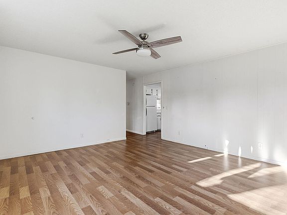 5th image of 923 Rosemary Avenue