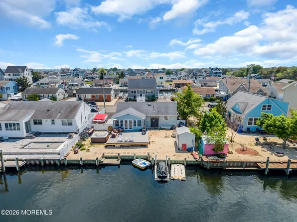3412 Thistle Avenue, Toms River, NJ 08753