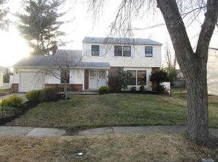 10 Saddle Ridge Rd, Voorhees, NJ 08043