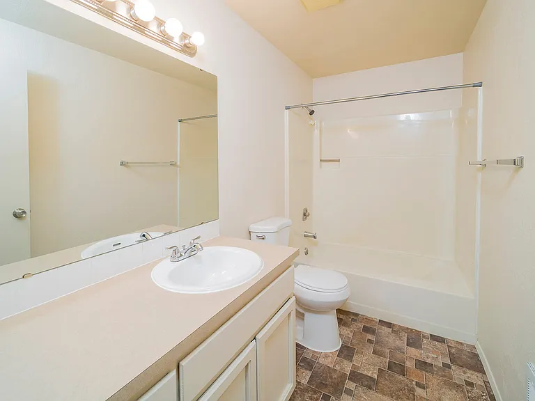 1024 Cedar Ave — Photo 7
