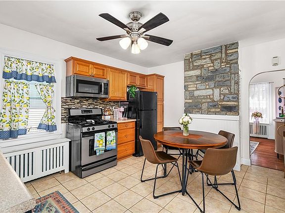 2nd image of 62 Mary Ave