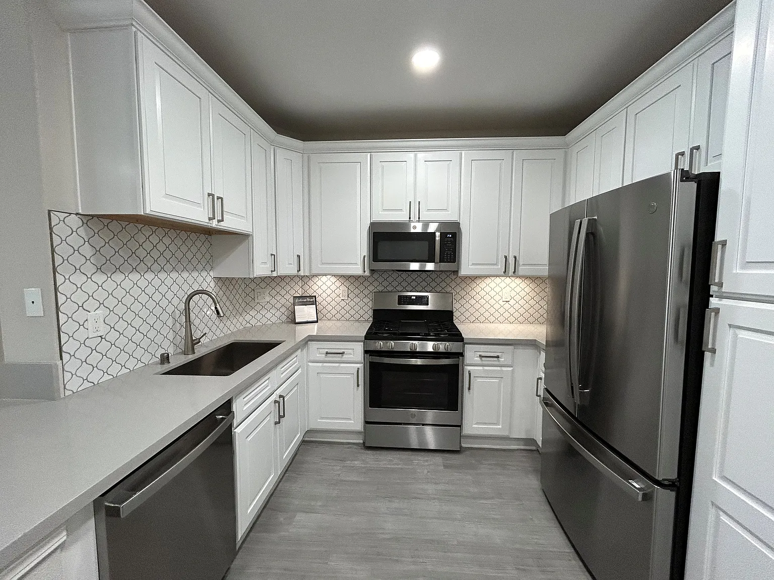 1 bed, 810 sqft, $3,506 — Photo 1