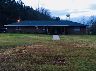 185 Country Cir, Ellisville, MS 39437