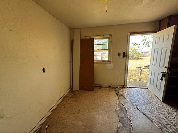 2nd image of 701 E Purdue St
