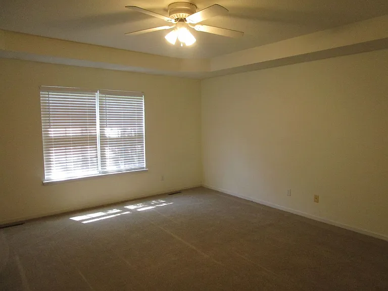 5013-5015 Betty Jean Way — Photo 16
