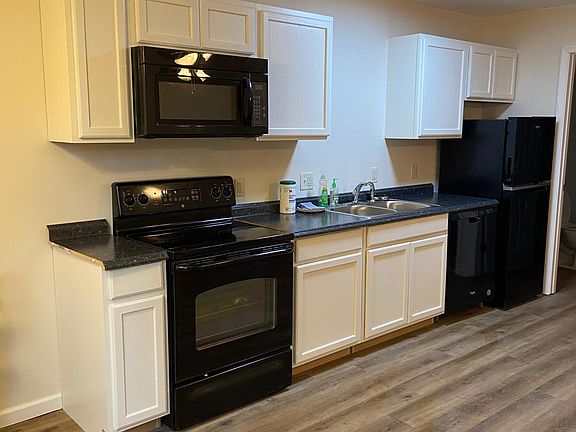 3rd image of 110 S Pearl St #1