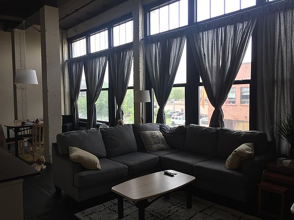 4th image of 3141 Locust St Unit 205