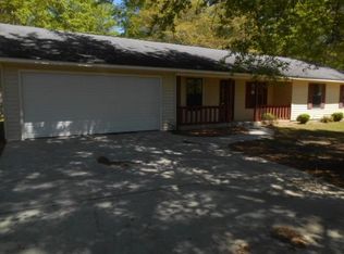 907 Nottingham Dr, Dublin, GA 31021