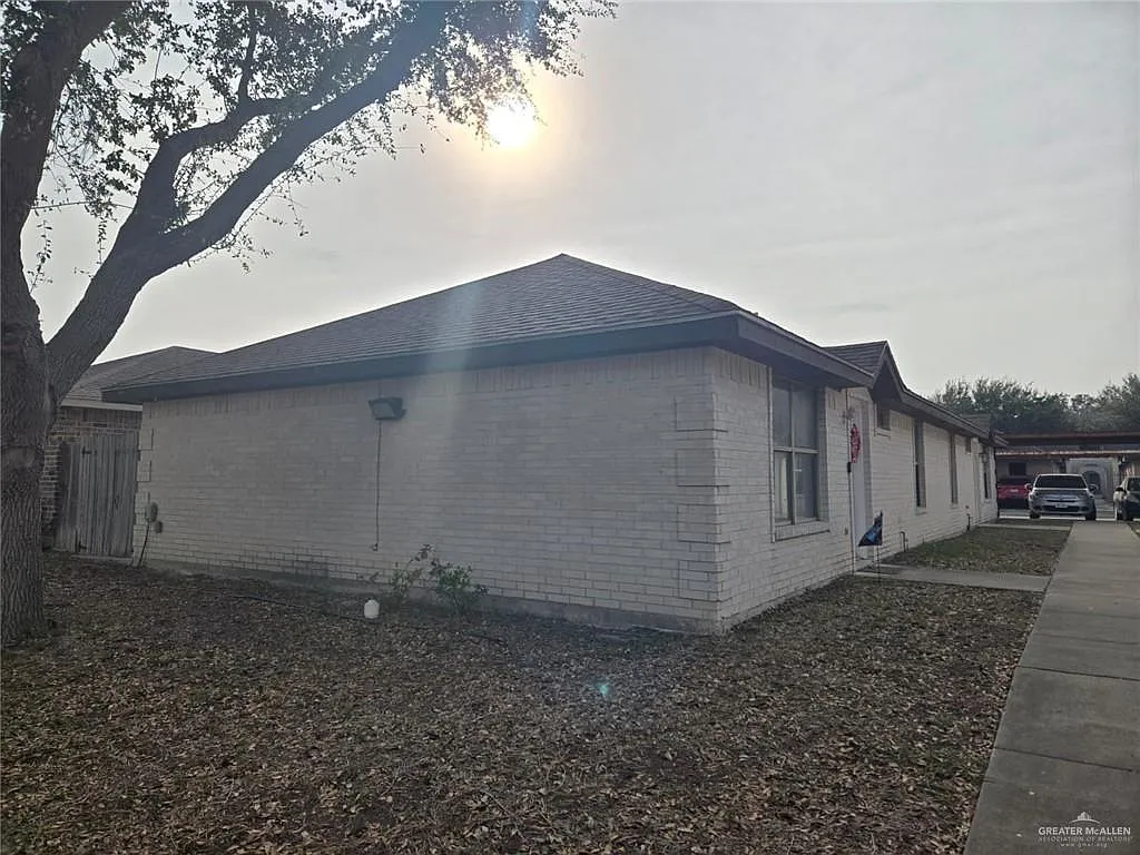 2 bed, 2.0 bath, 4234 sqft, $800 — Photo 1
