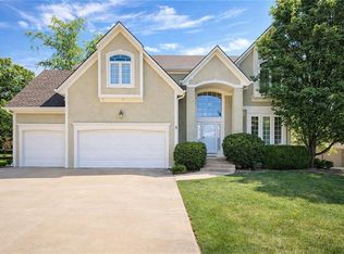 237 NE Hidden Ridge Cir, Lees Summit, MO 64064