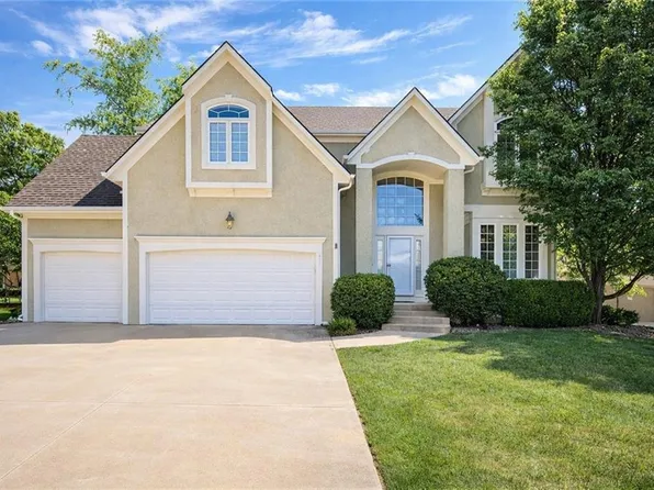 237 NE Hidden Ridge Cir, Lees Summit, MO 64064