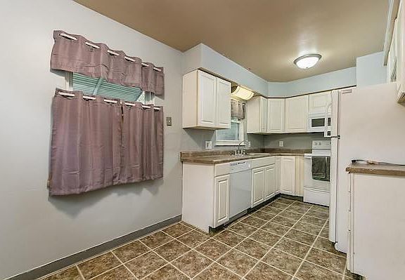 5th image of 3577 Bremen St