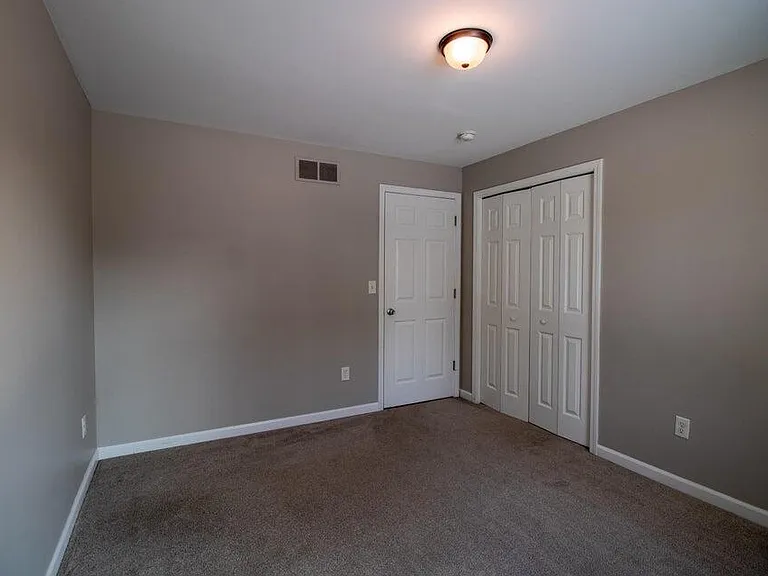 570 Wabash St #2 — Photo 16