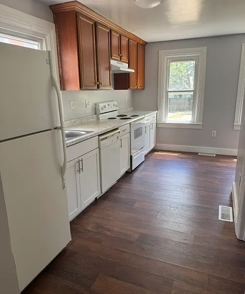 2225 Venable St — Photo 6