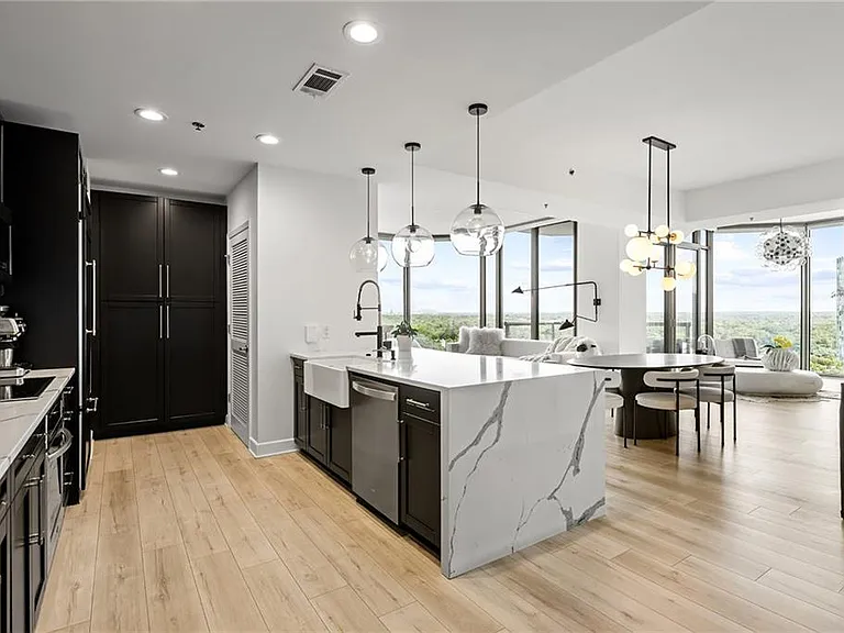2795 Peachtree Rd NE #1701 — Photo 6