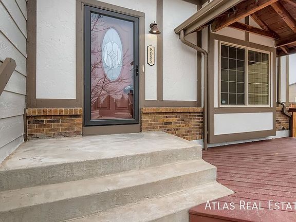 3rd image of 8055 Pinoak Ct