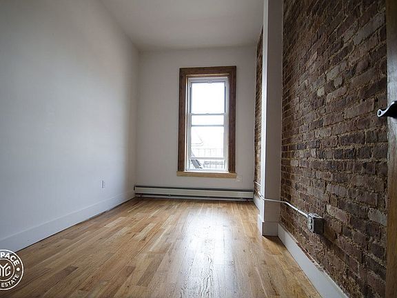 4th image of 1333 Pacific St APT 4R