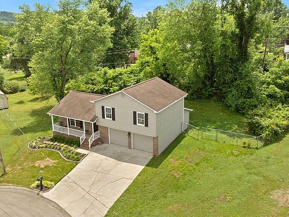 4th image of 7601 Ashcroft Way