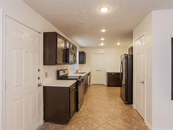 5th image of 4015 Elmwood Dr