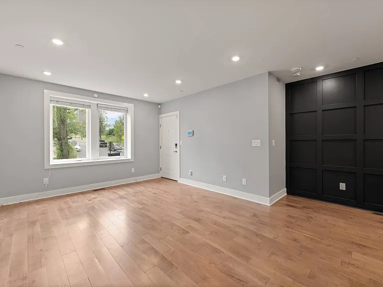 1609 Holbrook St NE #2 — Photo 2