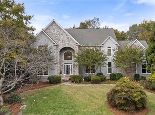 2804 County Clare Rd, Greensboro, NC 27407