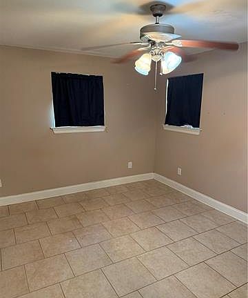 3rd image of 5661B Woodlawn Pl