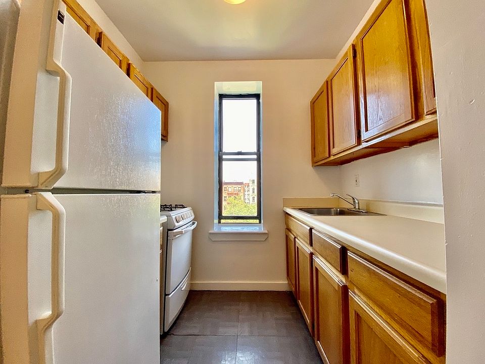 2nd image of 1572 Lexington Ave #4A