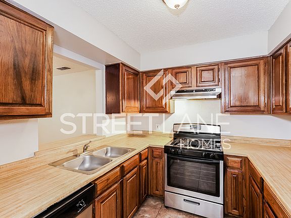 5th image of 1134 Mountain View St