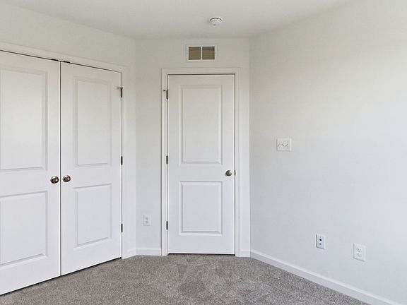 3rd image of Husky Trl Homesite 631