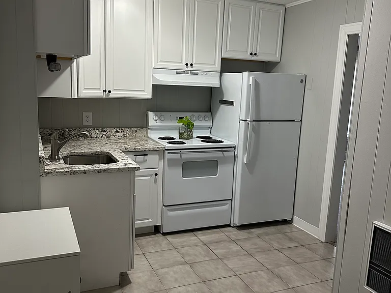 452 Main St #4 — Photo 5