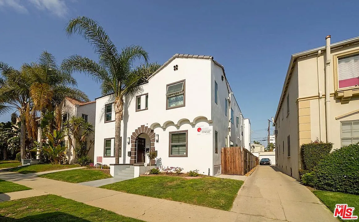 2 bed, 2.0 bath, 1185 sqft, $3,700 — Photo 4