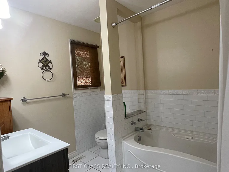 251 Scott Ave — Photo 20