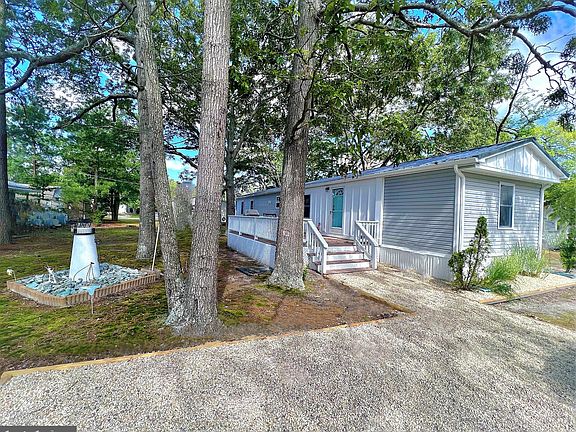 3rd image of 25902 Persimmon St #38351