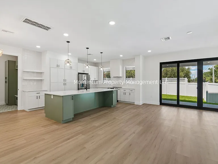 6401 S Richard Ave — Photo 6