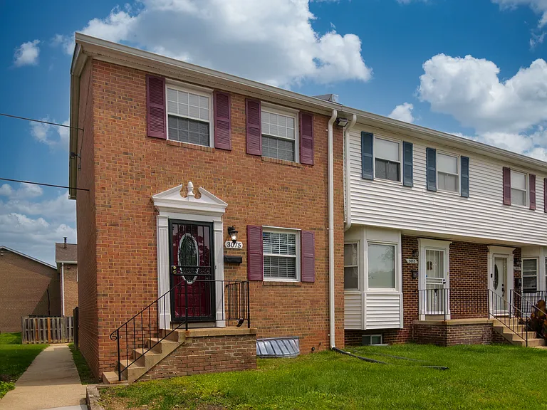 3075 Sunset Ln #3075 — Photo 1