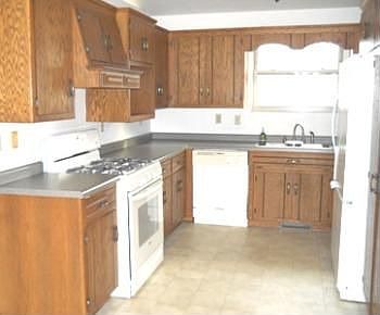 3rd image of 2347 Memorial Dr