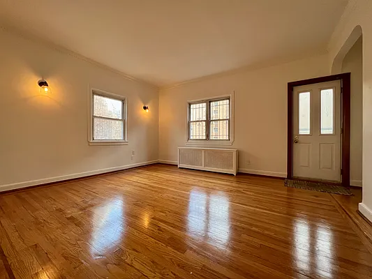 Rented by SERHANT. | media 4