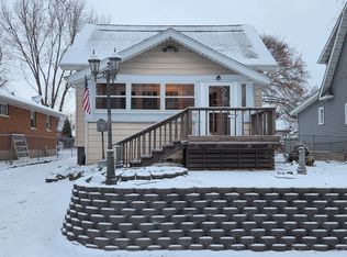 2108 Lloyd Ave, Waukegan, IL 60085