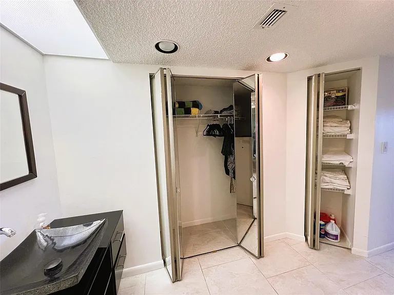 1605 Abaco Dr #C4 — Photo 13