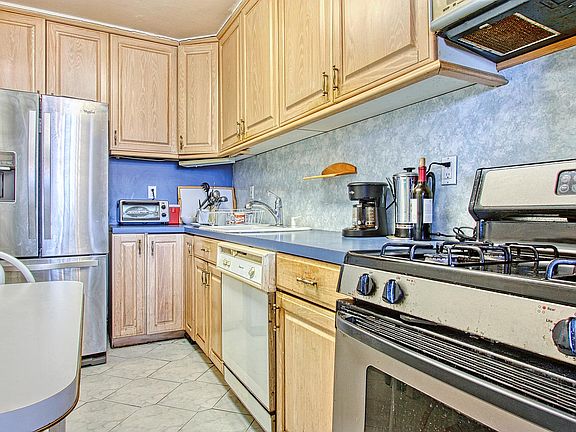4th image of 501A Surf Ave #12F