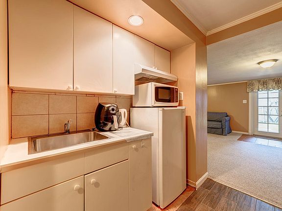 4th image of 3021 Creel Ct