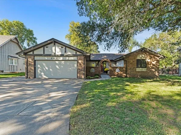 2530 Glacier Dr, Wichita, KS 67215