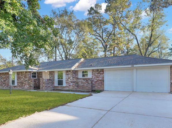 3327 Dovie Dr