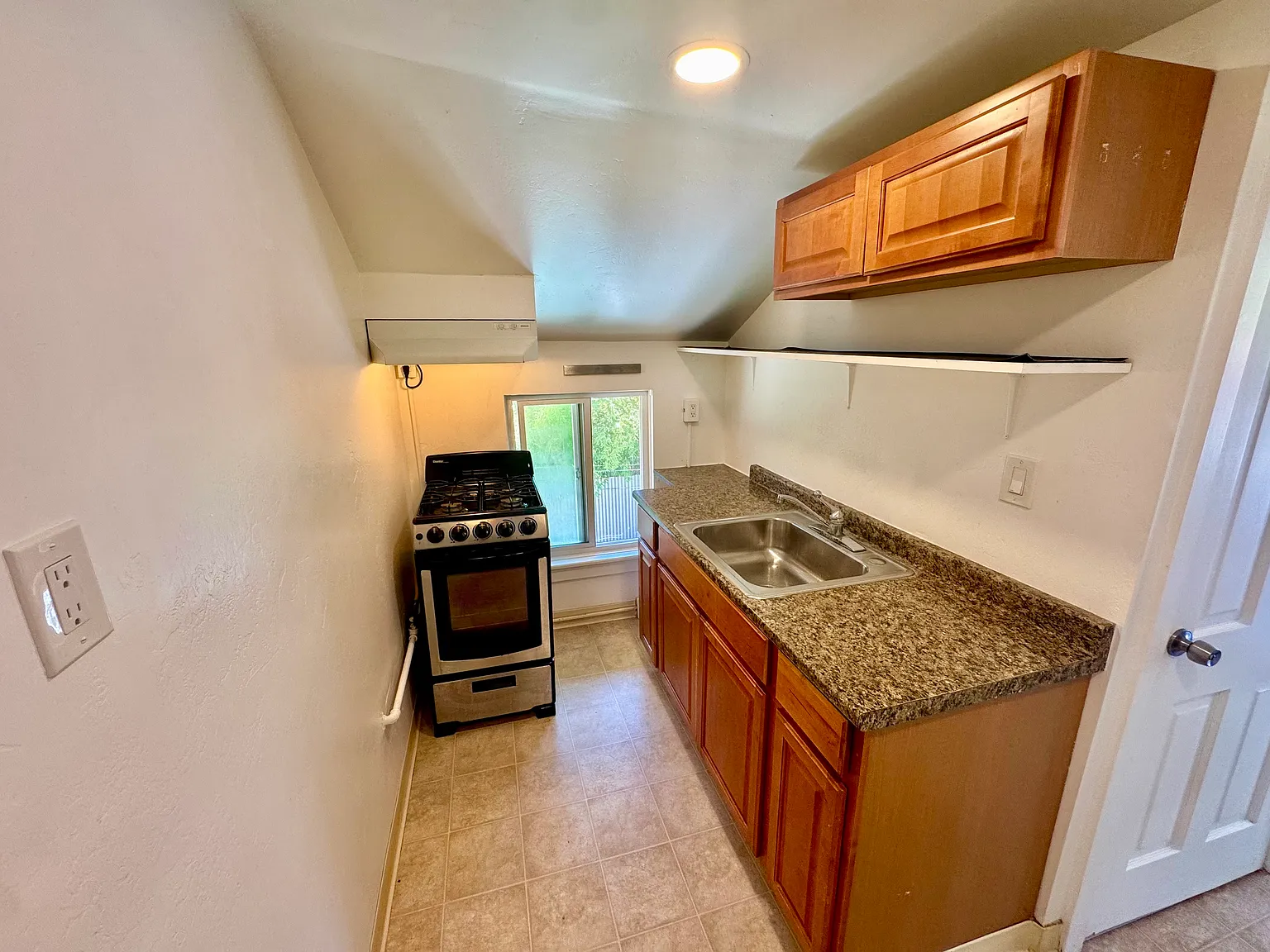 1 bed, $2,600 — Photo 2
