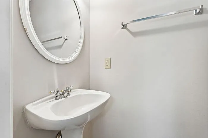 525 Abbotts Hill Ln — Photo 9