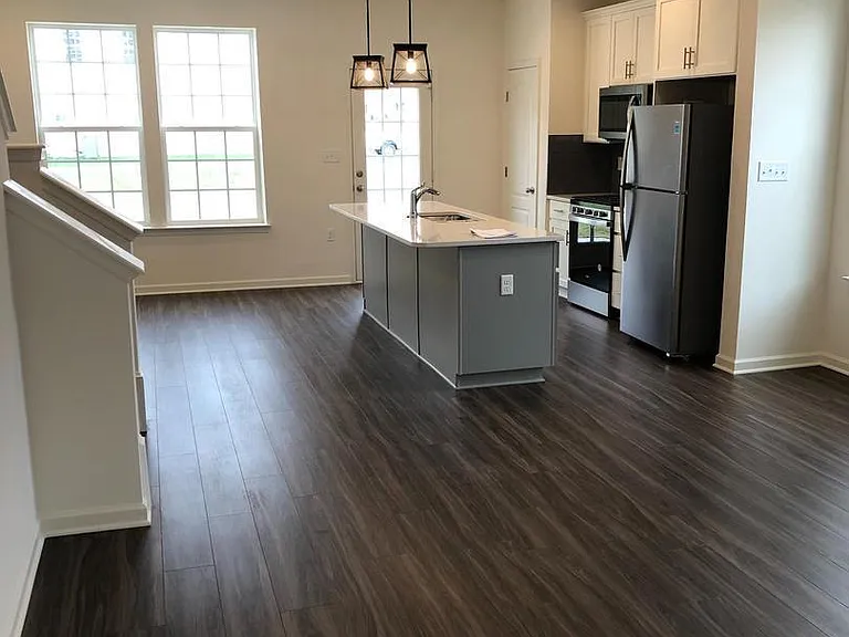 100 Copeley Cir — Photo 2